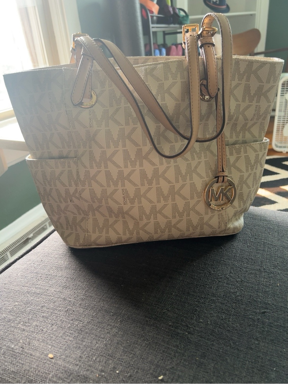 Michael Kors Jet Set Medium Carryall Tote Vanilla MK Signature PVC Gold Hardware